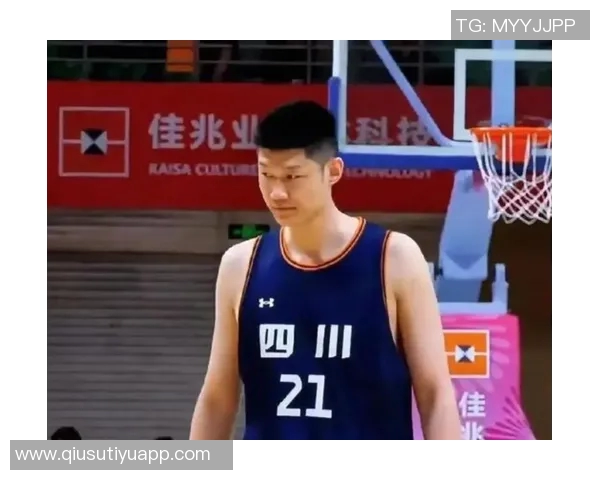 全运会小组赛胡金秋砍下33分6板四川男篮轻取中国香港队